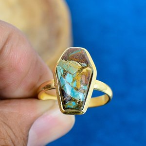 Anillos con Forma de Ataúd con Turquesa Natural en Forma de Piedra Preciosa, Chapados en Oro de 18k sobre Plata de Ley 925 - Product Image 1