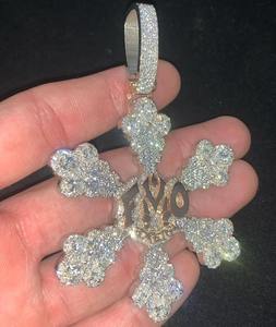 Collar con Colgante de Flores para Mujer, con Diamantes Moissanite VVS, Plata 925 Chapada en Oro, Ideal para Fiestas, al Mejor Precio - Product Image 3