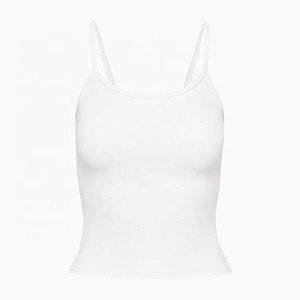 Débardeur pour femme au design durable et léger, parfait pour l'entraînement et les aventures en plein air - Product Image 5