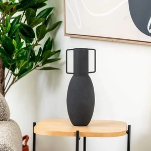 Vase de table en métal Art Déco fait main, résistant à la rouille, à double poignée, pour la décoration de la maison et du jardin - Product Image 1