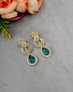 Pendientes elegantes con piedras preciosas en forma de lágrima, pendientes de diseño para mujer, joyería étnica para fiestas y celebraciones. - Product Image 3