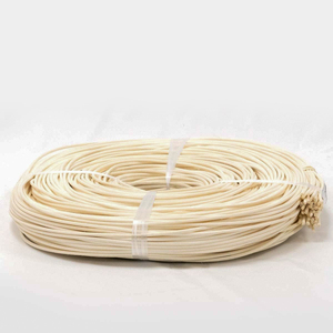 Bobines de rotin blanchies et non blanchies, noyaux de canne naturelle, rouleaux pour applications de meubles et de décoration - Product Image 1