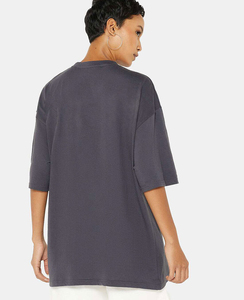 Camiseta de Mujer con Lavado Ácido, Estilo Casual, Tela Ligera, Ajuste Cómodo, Diseño Moderno para Uso Diario - Product Image 3