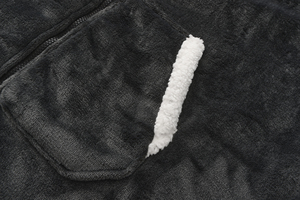 En gros, Couverture-couverture à capuche en peluche douce et confortable, motif personnalisé, style moderne, vêtement de nuit une pièce - Product Image 4