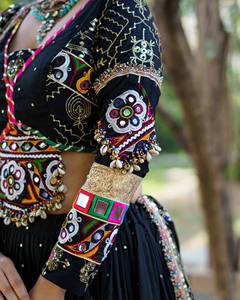 Conjunto de Lehenga de Algodón Muselina Pesado Royal Mirror Glow, Completamente Cosido, Largo hasta el Suelo, Sin Arrugas, de Secado Rápido, con Trabajo de Espejo Real y Encaje Lampi - Product Image 3