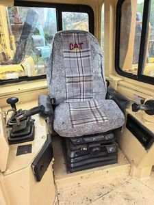 Bulldozer Crawler CATT D8R Usado de Alta Calidad, Motor Original, Pocas Horas de Uso, para Construcción Pesada, Bulldozer CATT Usado en Venta - Product Image 6