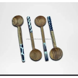 Ensemble de cuillères en bois WickerNest | Ustensiles en bois de manguier de qualité supérieure avec poignées en osier enveloppées à la main pour une salle à manger et une décoration de ferme rustique - Product Image 2