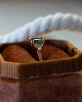 Bague de fiançailles en moissanite taille émeraude bleu éclatant 3.00 carats, or rose 14K, avec 4 griffes doubles