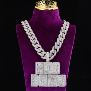 Compre un Collar con Colgante de Diamantes Personalizado con Nombre KRISHNAVI, Joyería de Lujo para Despedida de Soltera, India (Oro de 14K Unisex) - Product Image 1