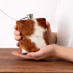 ปลอกกระติกน้ำสแตนเลส 7 ออนซ์ หุ้มด้วยหนังแท้ลายขนสัตว์ สไตล์เรสติกแบบตะวันตก ปลอกกระติกวิสกี้แบบกำหนดเองได้ - Product Image 2