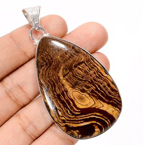 Pendentif en pierre précieuse naturelle fait main FE |   Pendentif en cristal d'agate Chevron |   Bijoux de guérison bohèmes plaqués argent certifiés IGI - Product Image 3