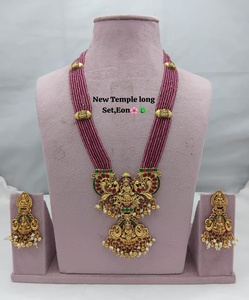 Ensemble de mariée ethnique traditionnel sud-indien en laiton de haute qualité, design floral en zircon, plaqué or rose, certifié par une tierce partie - Product Image 1