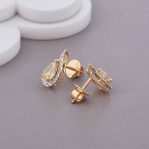 Boucles d'oreilles élégantes en diamant de laboratoire taille poire, pierre centrale jaune, halo doré, pour femmes - Product Image 3