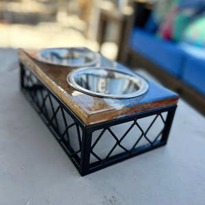 Alimentador ecológico de madera para gatos con soporte de acero inoxidable antideslizante, cuenco de comida y agua de hierro forjado de hueso de resina para mascotas, dueños de perros - Product Image 3