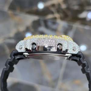 Montre numérique à quartz pour hommes et enfants avec boîtier en strass, bracelet en caoutchouc, résistante aux chocs, alarme, chronographe, affichage LED, style luxueux - Product Image 5