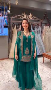 Ensemble prêt-à-porter haut Rangoli brodé à la main avec broderie à sequins et palazzo assorti, et shrug brodé à la main avec sequins - Product Image 1