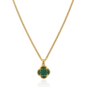 Pendentif trèfle rayé vert plaqué or rhodié avec moissanite et chaîne gourmette - Product Image 1
