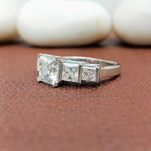 D'VINS JEWELS Bague de fiançailles et de mariage tendance en forme de princesse, sertie de pierres de laboratoire taille brillant, couleur D, blanc, argent, or - Product Image 1