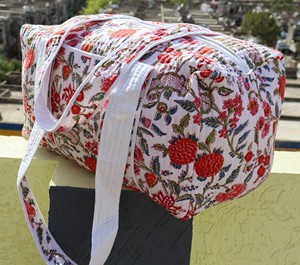 Sac de voyage décontracté de luxe matelassé à la machine, imprimé bohème estival, en coton imprimé à la main, sac de sport, sac de shopping, sac de week-end tendance - Product Image 1