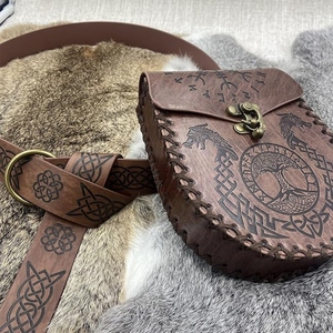 Cinturón Vikingo de Cuero Genuino Hecho a Mano con Bolsa, Cinturón de Cuero con Grabado Celta Medieval, Accesorio para Disfraces LARP - Product Image 4