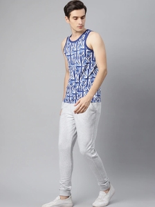Camiseta sin mangas con estampado geométrico para hombre, cuello redondo, informal, transpirable, de poliéster tejido, con patrón azul y blanco - Product Image 3