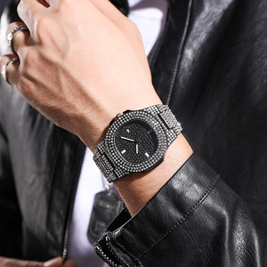 Reloj de Lujo con Incrustaciones de Moissanita, Tono Dorado, Esfera Completamente Decorada, Estilo Brazalete, Joyería Brillante para Hombre - Product Image 4