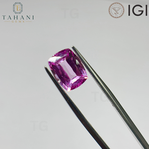 พลอยแซฟไฟร์สีชมพูทรงคุชชั่น ผลิตในห้องปฏิบัติการ AG สำหรับทำเครื่องประดับ ได้รับการรับรองจาก IGI ขนาด 5x7 มม.-8x10 มม. สีเปลี่ยนได้ พร้อมประกายไฟสีฟ้า - Product Image 1