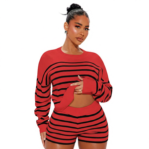 Ensemble deux pièces tricoté en spandex pour femme, personnalisé avec votre marque, pull court rayé et short, style streetwear et loungewear, idéal pour l'été - Product Image 3