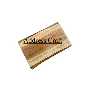 Tabla de quesos de madera rectangular personalizada a precio de venta al por mayor, tabla de cortar para alimentos, tabla de cortar con bordes naturales de madera de material ecológico - Product Image 1