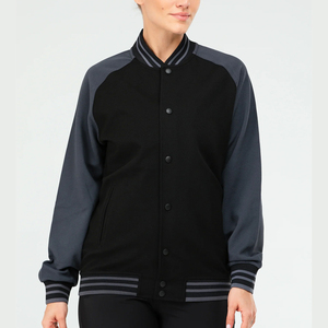 เสื้อแจ็คเก็ตเบสบอล ผ้าขนสัตว์ แบบ Letterman ดีไซน์ปรับแต่งได้ สินค้ามาใหม่ สีดำ ผู้หญิง ไซส์ใหญ่ สำหรับฤดูหนาว พิมพ์ลาย คอตั้ง แบบ Varsity - Product Image 1