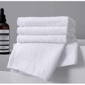 Toalla de Mano Blanca 100% Algodón Puro, 550 GSM, Gruesa y Afelpada, Altamente Absorbente, para Hoteles, Resorts y Gimnasios, Disponible para la Venta - Product Image 1