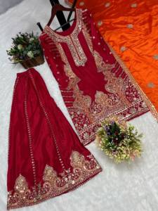 ชุดปาลาซโซ่กำมะหยี่สีแดงเลือดหมูปักลายสำหรับผู้หญิงจาก Shreeji Fashion พร้อมผ้าคลุมไหล่สีส้ม ชุดแต่งงานแบบดั้งเดิม - Product Image 3