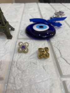 Boucles d'oreilles clous de luxe plaquées or 22 carats en forme d'étoile, bijoux classiques pour femmes, à porter tous les jours, faits à la main, bijoux Amaira, cadeau du Rajasthan - Product Image 6