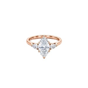 Bague à trois pierres en or massif 10K 14K 18K avec diamants de laboratoire taille marquise et poire, couleur DEF, clarté VS VVS, certifiée IGI - Product Image 2