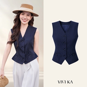 เสื้อกั๊กสูทสตรีทรงเข้ารูป คอวี แต่งระบายด้านหลัง ลายทางสีกรมท่า สไตล์โมเดิร์น ผ้าวอร์สเตด ติดกระดุม เหมาะสำหรับใส่ทำงานหรือลำลอง สามารถสั่งตัดได้ - Product Image 1