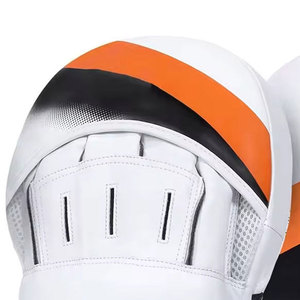 Guantes de Entrenamiento de Kickboxing y MMA de Alta Calidad, Guantes de Enfoque Ligeros de Cuero Vacuno Genuino - Product Image 4