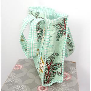 Sac fourre-tout en velours imprimé léopard, style bohème, ouvert en haut, petit, toutes saisons, avec poignées rayées vert menthe, provenant du Rajasthan - Product Image 3