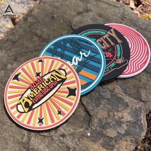 Disc Gauntlet Maßgefertigter 3D PVC Gummi Kreisförmiger Aufnäher mit Konzentrischen Linien und Spartaner-Helm-Emblem für Hüte & Handschuhe - Product Image 4