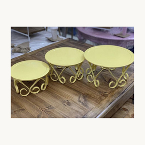 Soporte para pasteles de metal de tres tamaños diferentes, nuevo diseño, soporte personalizado para servir pasteles, postres y repostería, para uso doméstico y hotelero. - Product Image 1