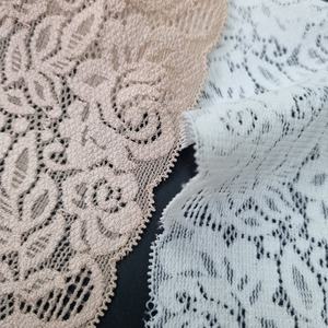 Tela de Encaje Elástico Floral de 8.5cm, Peso Medio, Nailon y Spandex, Borde Festoneado con Hilo Texturizado Patentado en el Reverso - Product Image 1