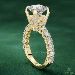 Bague de fiançailles de luxe en or 18 carats plaqué or, diamant blanc taille princesse cultivé en laboratoire pour femme, VVS1 certifié IGI, 57 pierres, mariage - Product Image 4