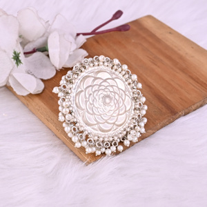 Grande bague réglable de style bohème avec motif floral perlé - Product Image 3