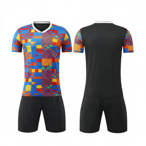 Camiseta de Fútbol Sublimada con Cuello en V para Hombre, Manga Corta, Absorbe la Humedad, Ropa Deportiva de Poliéster, Estampado Geométrico, para Todas las Temporadas - Product Image 2