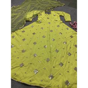 Magnifique robe Anarkali traditionnelle musulmane et dupatta fantaisie pour les occasions spéciales - Product Image 3