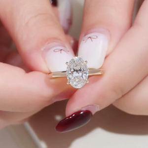 แหวนหมั้นมอยซาไนต์ทรงรี, แหวนทองคำ 14K แบบโซลิแทร์, แหวนแต่งงานเรียบหรูสำหรับผู้หญิง, แหวนสัญญาแบบเรียบง่าย - Product Image 3