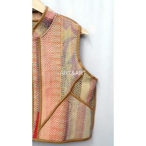 Nouveauté ART&ART - Gilet court élégant pour femme, en coton tricoté à la main, patchwork indien multicolore, style Kantha vintage, col en V - Product Image 4