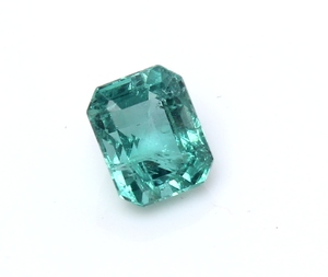 Émeraude naturelle du Rajasthan de haute qualité, taille octogonale, certifiée IGI, 9x7.4x6.2mm, pierre facettée, couleur intense, bijou de caractère - Product Image 1