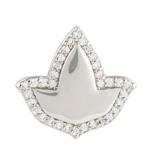 Boucles d'oreilles clous en argent cristal feuille de lierre avec bordure en pierres étincelantes, design géométrique élégant, bijoux de mode pour femme, idéales pour les soirées - Product Image 2