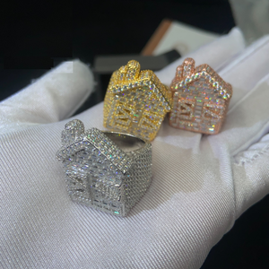 Anillo de hip hop con forma de casa, con incrustaciones de moissanita, de lujo, llamativo, para hombre, en acabado plateado, dorado y rosa. - Product Image 6