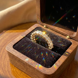 Anillo de compromiso y aniversario con diamante de laboratorio de corte princesa de 1.20 ct, banda de eternidad con engaste de puntas, de oro macizo de 14K blanco/amarillo para - Product Image 5